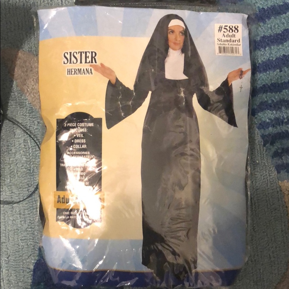 Great sister costume everything included.